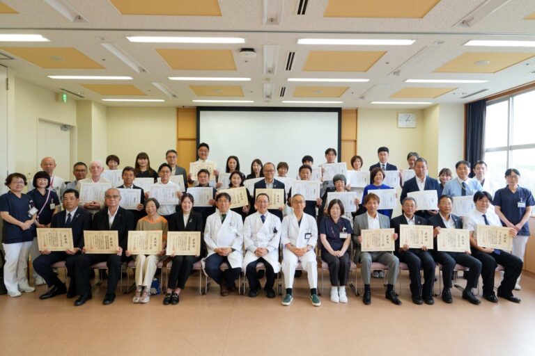 01 報告会 集合写真