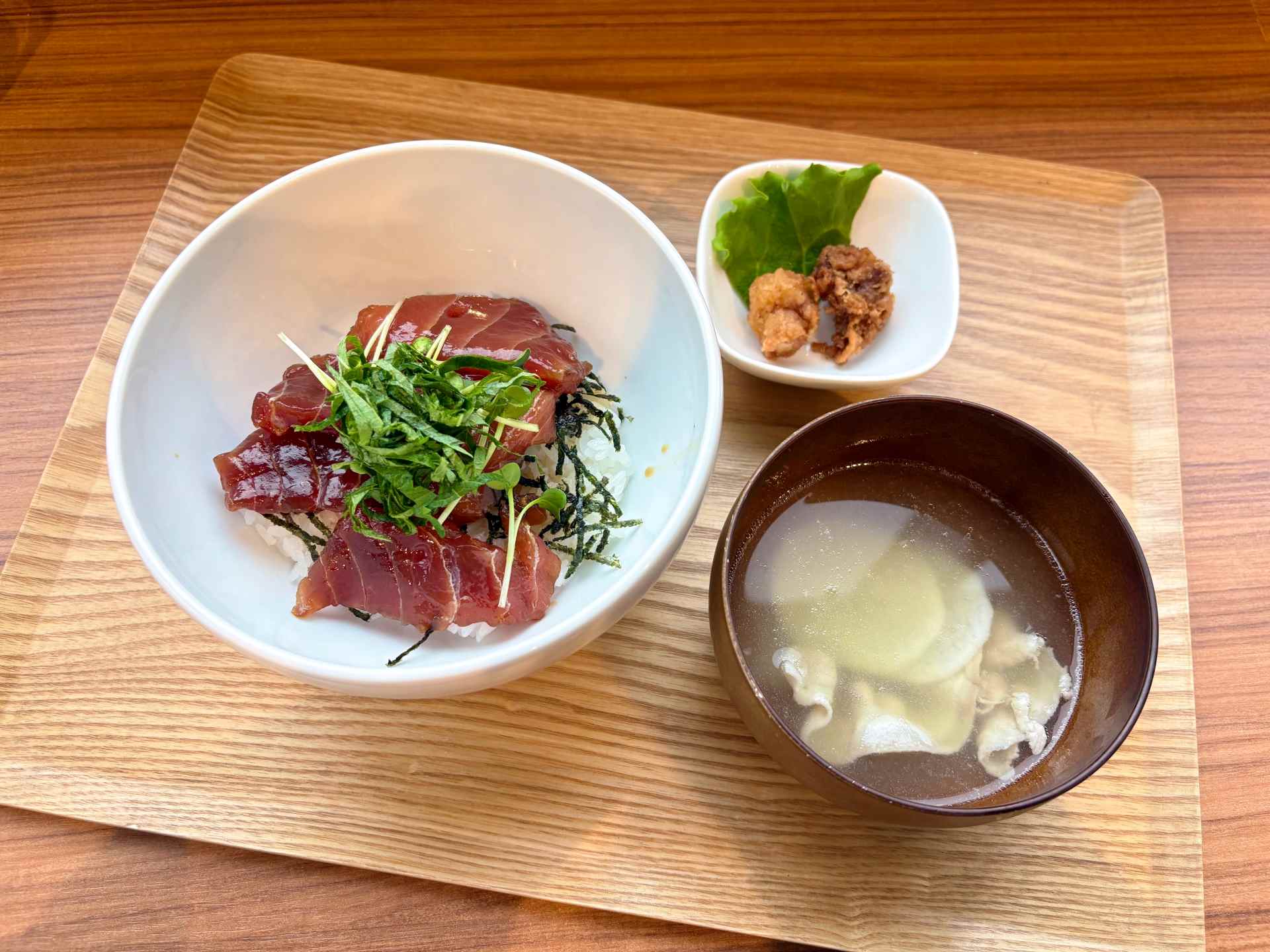 マグロの漬け丼