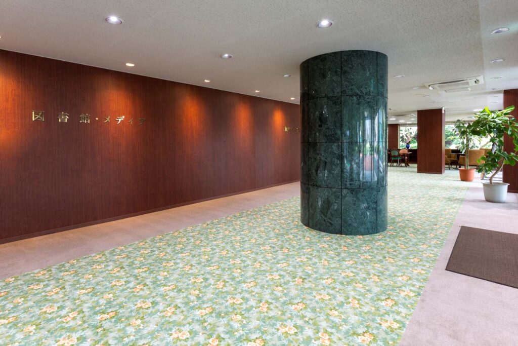 横浜薬科大学図書館棟4