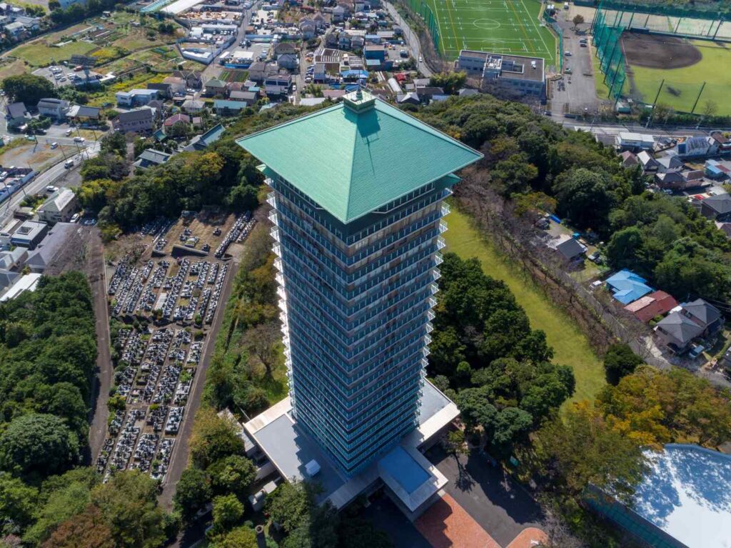 横浜薬科大学図書館棟8